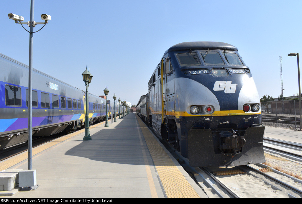 Amtrak California F59PHI # 2005 on the point of Amtrak Train # 715 at BFD 